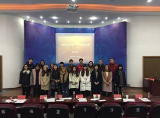 C:\Users\Asus\Documents\百度云同步盘\2016年\团学各部门\心素部\2016全国口译大赛嘉院初赛12.28\2016口译大赛照片\获奖选手与评委老师合影.JPG
